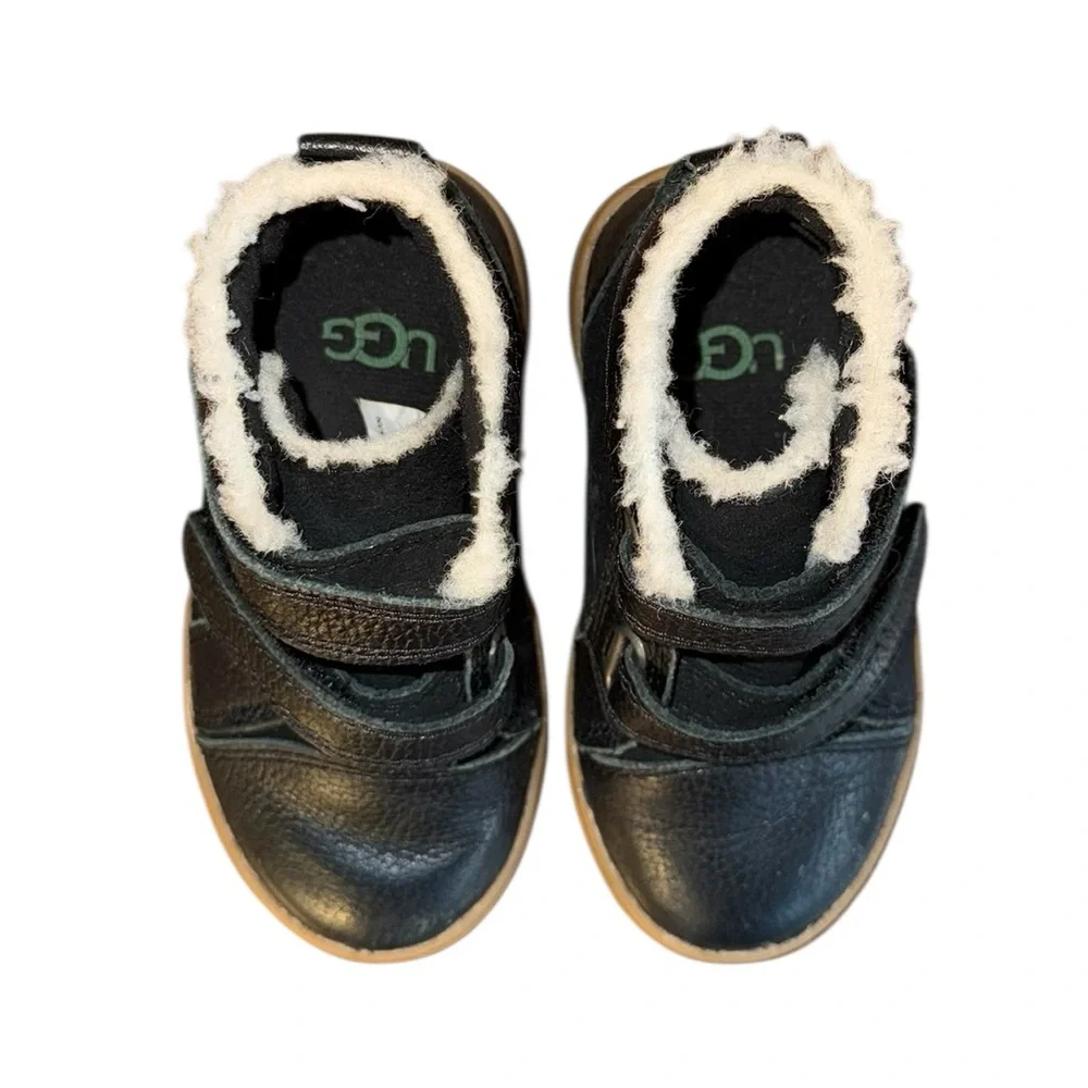 UGG Rennon 2 Trainer’s Children’s Size 7